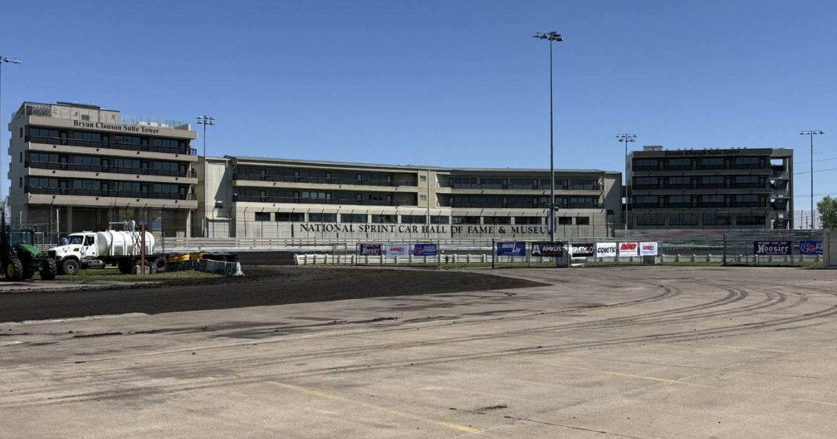 Knoxville Raceway track photo from the Five Star Road Tour recap