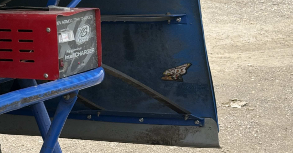 MD3 Dirt Late Model quarter panel display at Wilmot Raceway