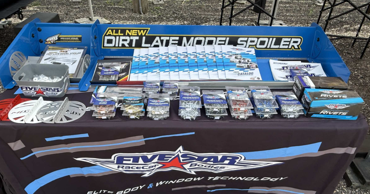 MD3 Dirt Late Model spoiler display at the Summer Nationals