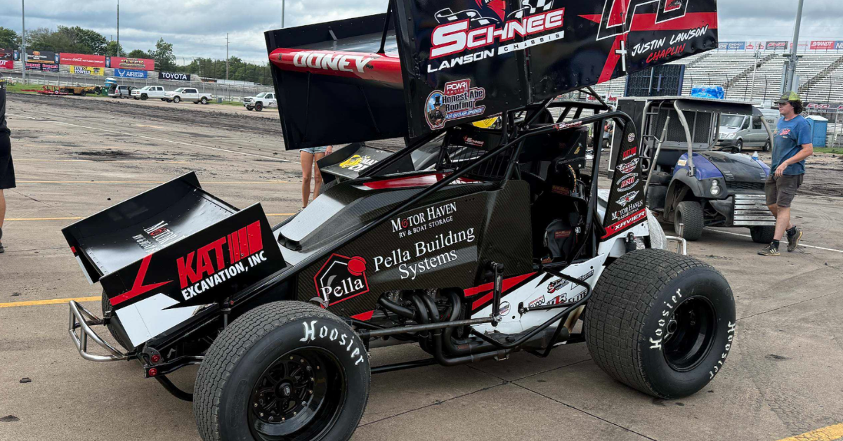 Xavier Doney competing with a Five Star Sprint Car body at the Knoxville Nationals