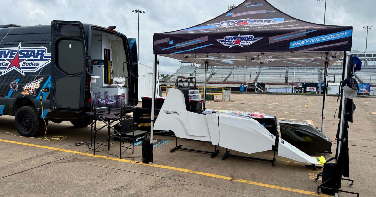 Five Star Sprint Car aerodynamic body display during the 360 Nationals