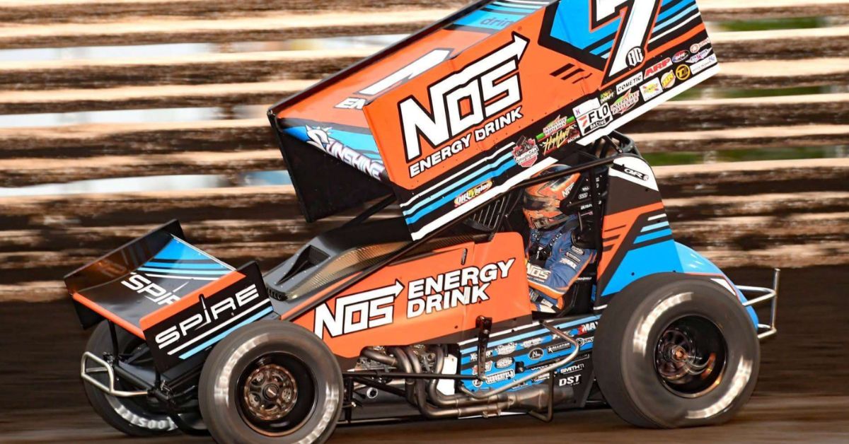 Tyler Sunshine Courtney competing with a Five Star Sprint Car body at Knoxville Raceway